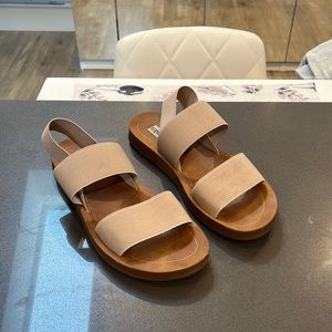 CUTE PINK STEVE MADDEN SANDAL SIZE 7